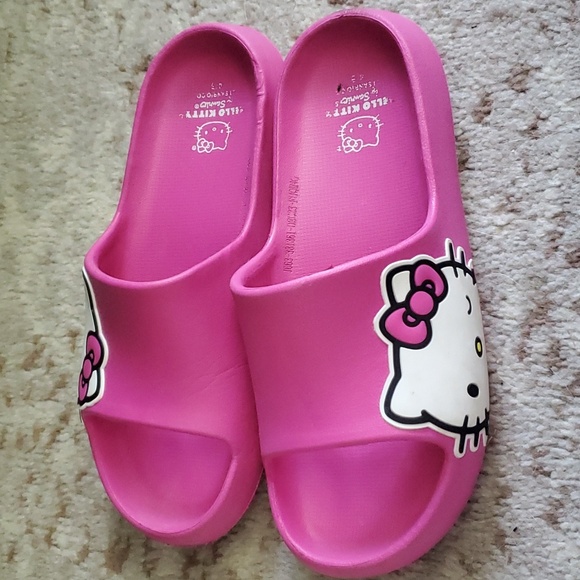 Hello kitty Slides - Picture 2 of 4